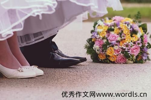 一句古诗朋友圈宣布领证 一句话朋友圈宣布领证