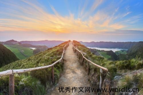 想哭心里难受的说说 无法诉说的委屈的句子