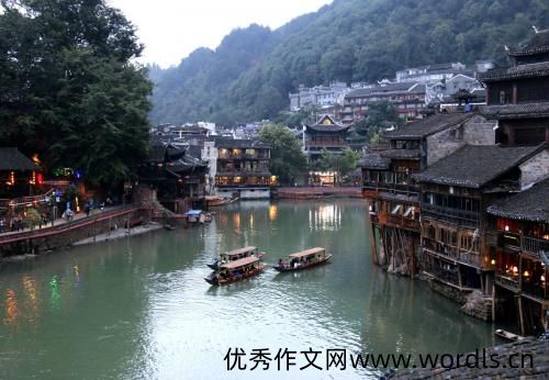 一个人旅行精辟的句子 一个人旅行散心的说说