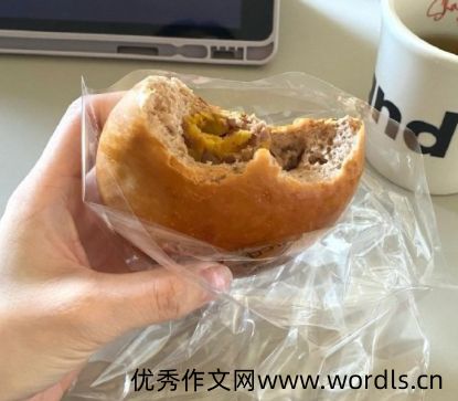 感觉自己很饿很搞笑句子 幽默的表达自己饿了的文案